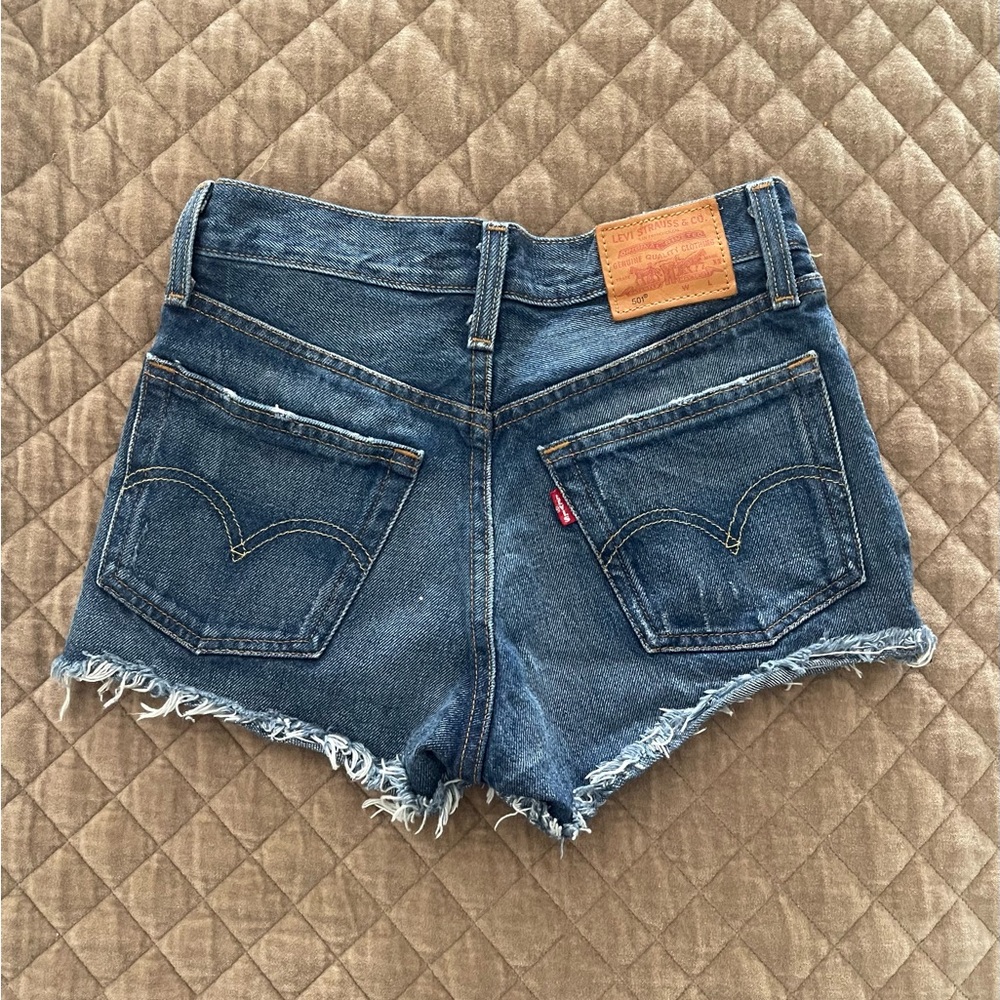 501 Original Short Levi's purchased from Revolve. Size: 23. - Picture 3 of 3